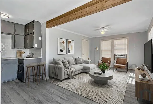 305 N Robinson St #C — Photo 22