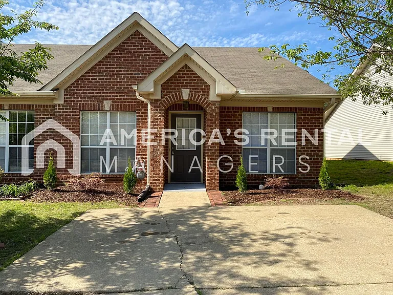 2819 Southwood Ln — Photo 1