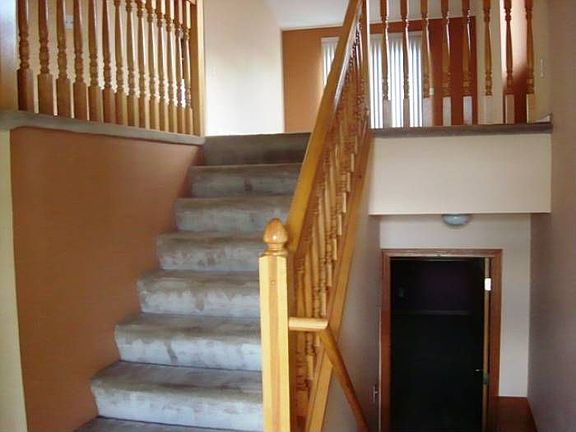 Entry / Stairwell