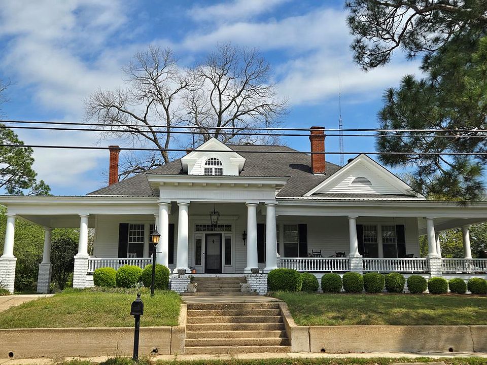 1st image of 144 N Bailey Ave
