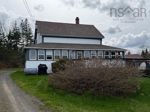 1st image of 207 Bennetts Bay Rd