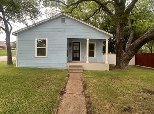 416 W Russell St, Weatherford, TX 76086