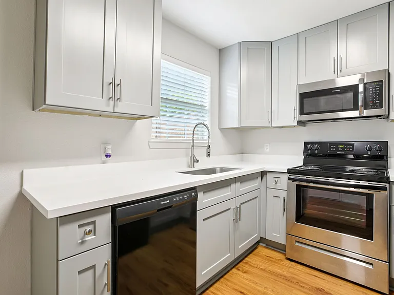 One Bedroom Kitchen
