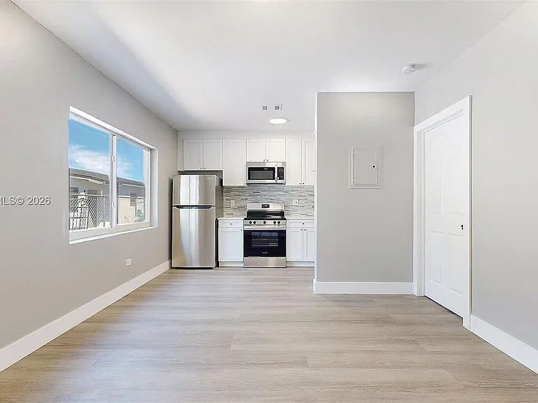 74 W 15th St #4 — Photo 5