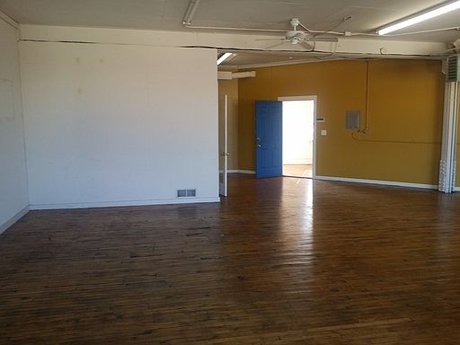 2nd image of 900 S 5th St Ste 303