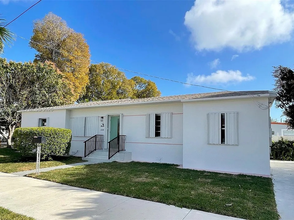 3200 SW 2nd St