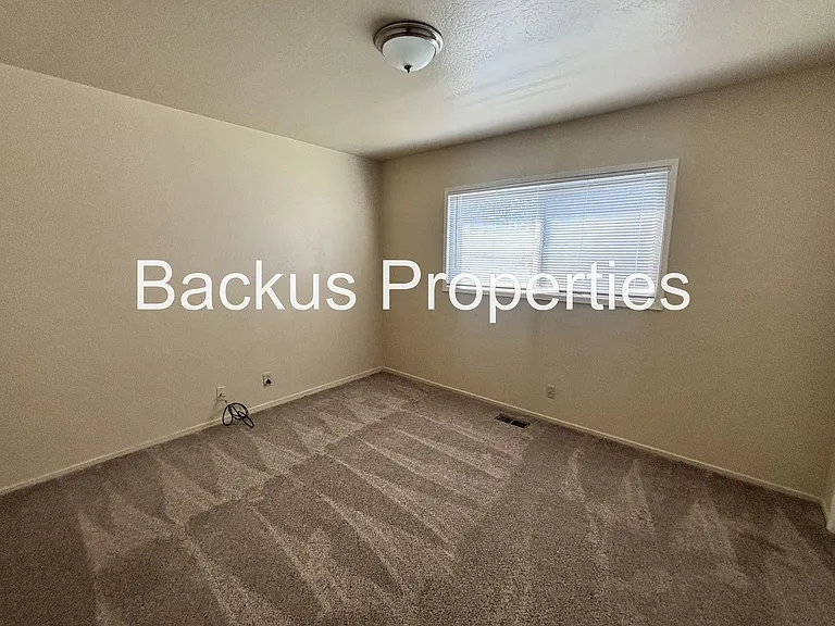 15 San Ramon Cir — Photo 9