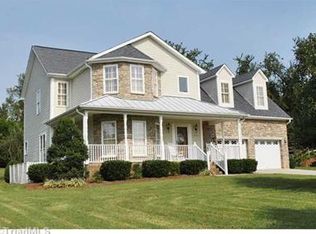 3240 Grandview Club Rd, Pfafftown, NC 27040