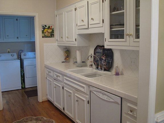 5th image of 819 East Ave