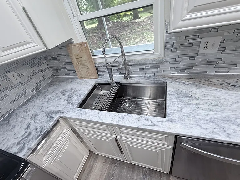 3220 Ludlow Dr — Photo 3