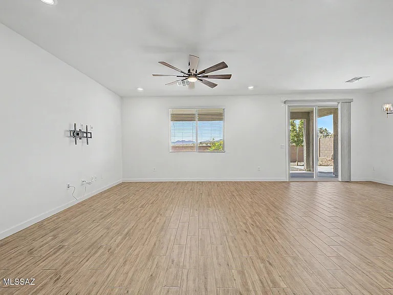 2177 W Desert Topaz Way — Photo 7