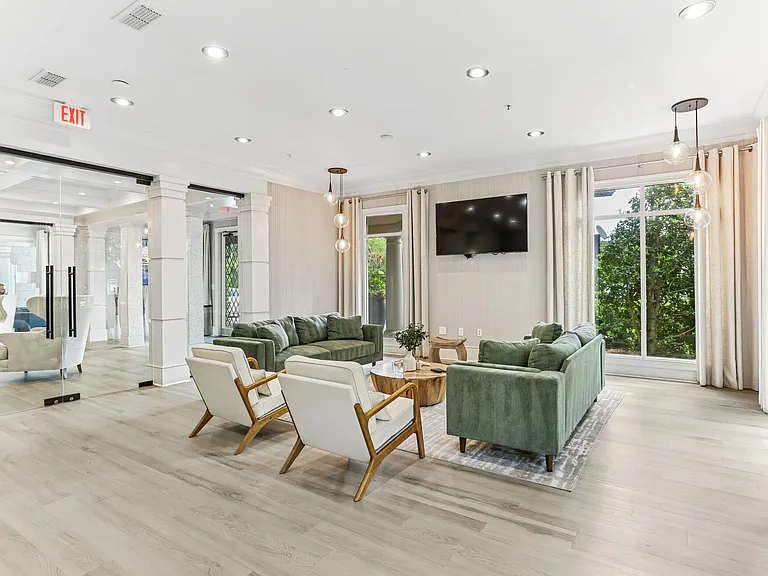 Avana Uptown — Photo 17
