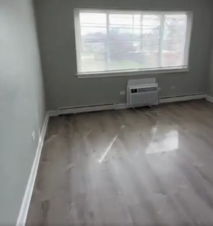 4 bed, 900 sqft, $1,500 — Photo 1