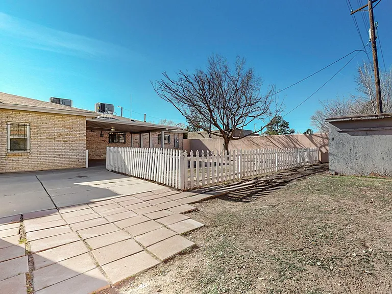 2551 Aspen Ave NW #B — Photo 23