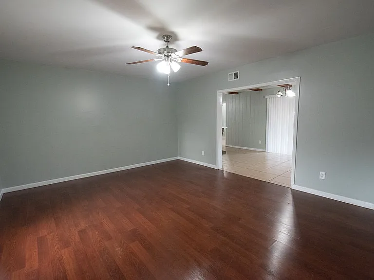 4361 Montclair Cir E — Photo 5