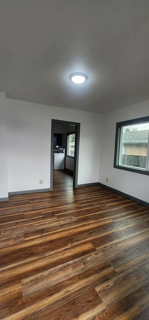Three Bedroom Home with a Garage — Photo 4