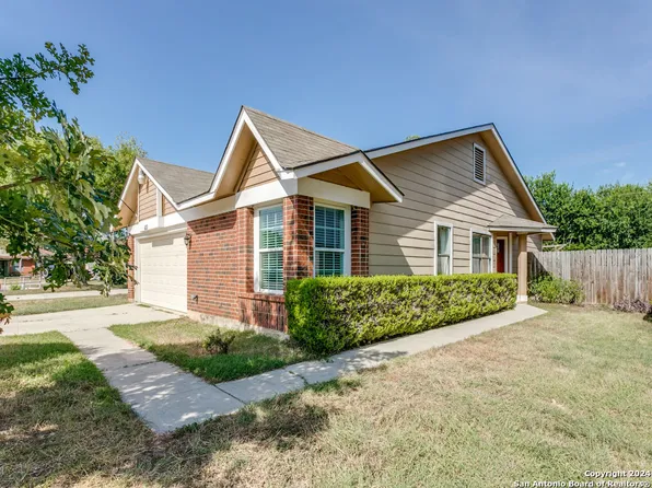 6111 Valley Bay Dr, San Antonio, TX 78250