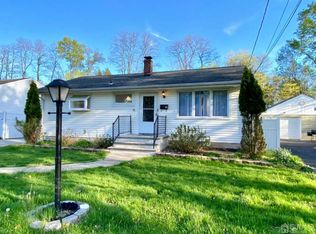 12 Willow Rd, Metuchen, NJ 08840