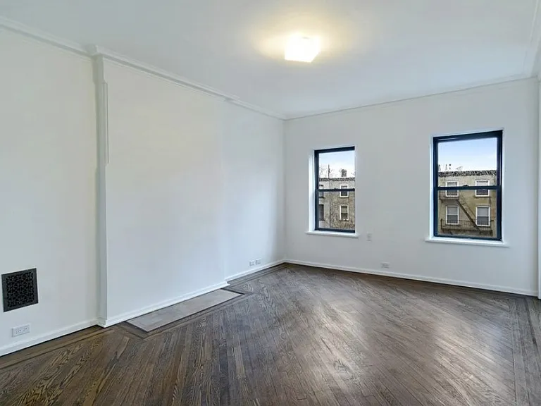 425 Hancock St #3 — Photo 8