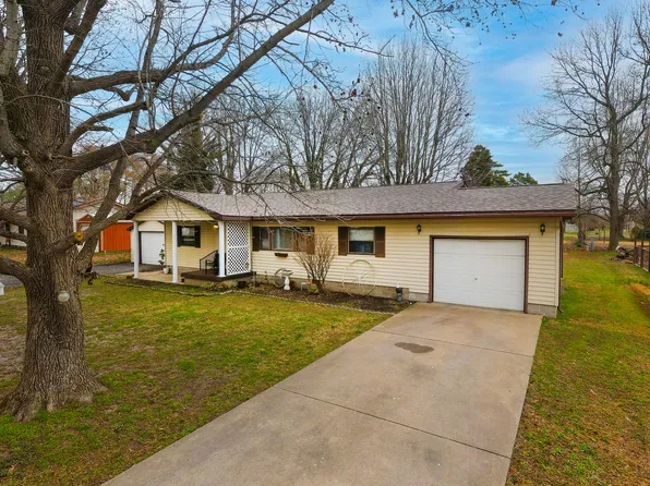 407 N Sims St, Royalton, IL 62983