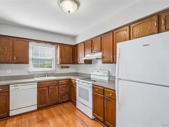 (undisclosed Address), Lake Ronkonkoma, NY 11779