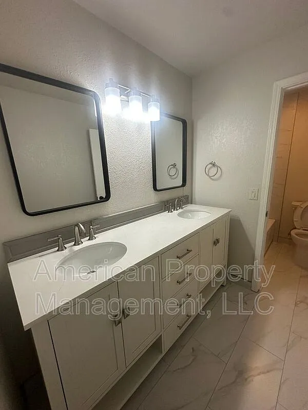 3 bed, 2.5 bath, 1504 sqft, $1,775 — Photo 3