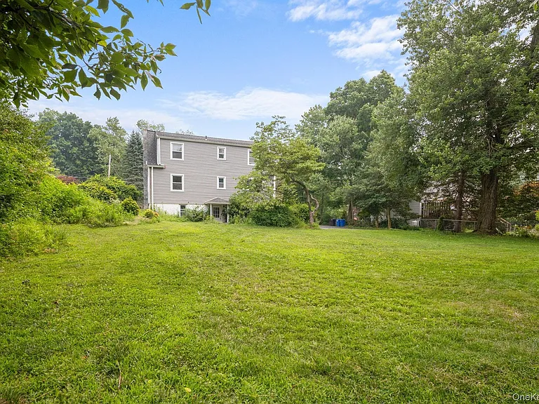 81 Blueberry Dr — Photo 17