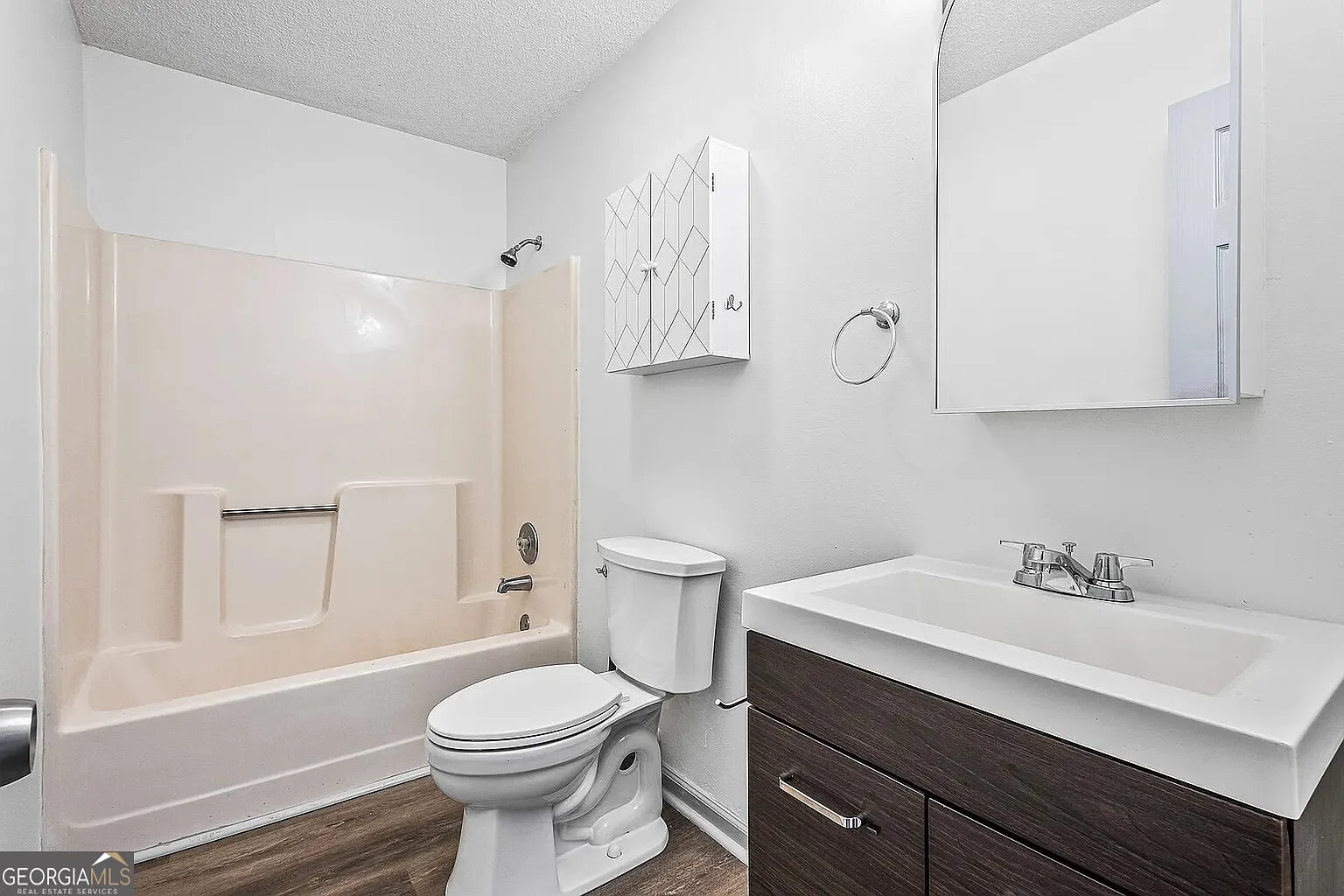2 bed, 1.0 bath, $1,250 — Photo 3
