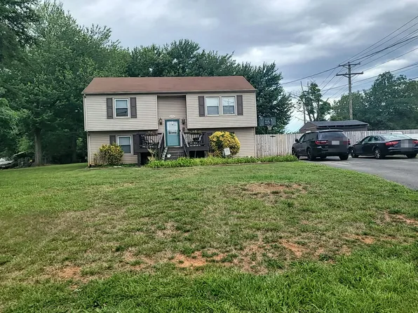 101 Maplewood Dr, Forest, VA 24551