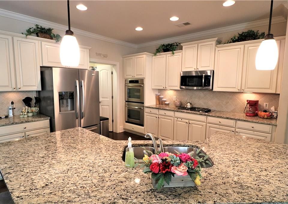 2nd image of 1021 Grey Village Way