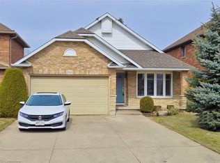 60 Redfern Ave, Hamilton, ON L9C7S4