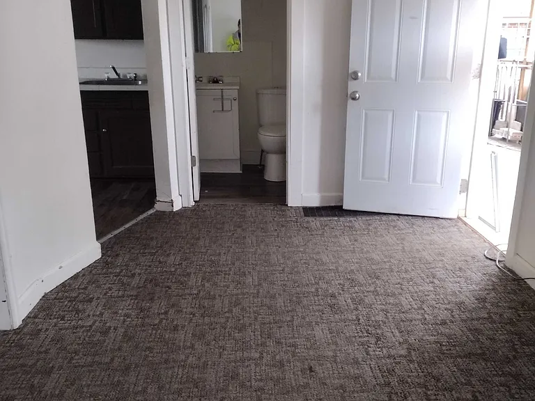 208 S Duluth Ave #1 — Photo 2