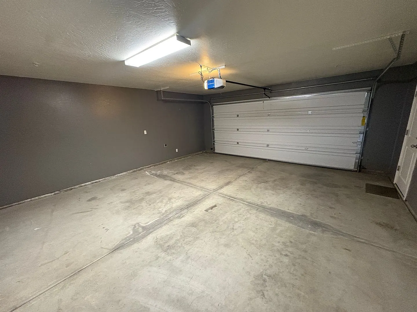NW Visalia Home Available Now! — Photo 4
