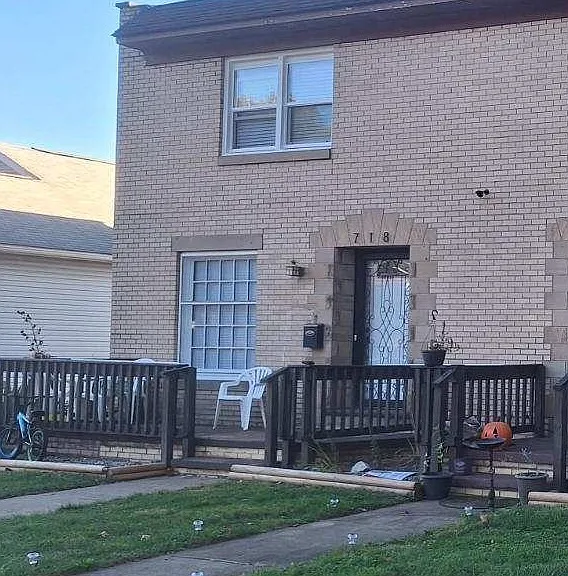 718 Spangler St NE — Photo 2
