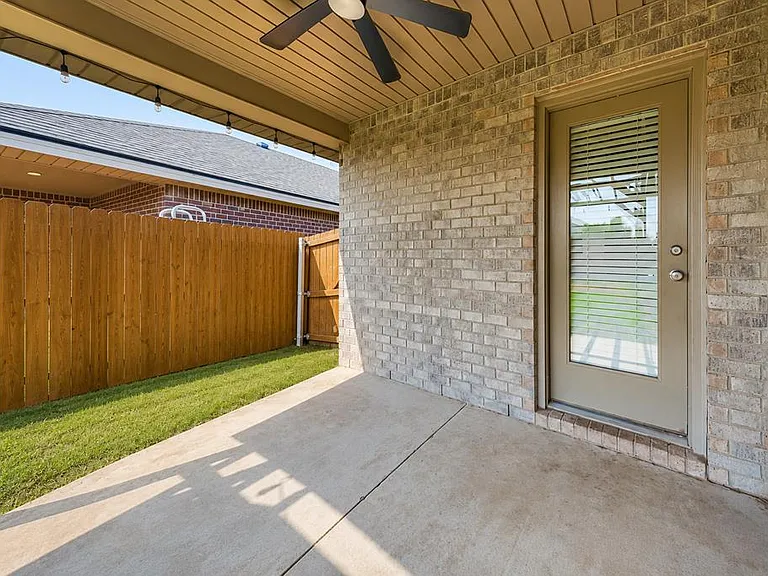 6714 Lonesome Dove Ln — Photo 22