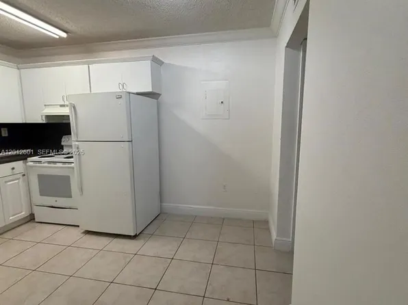 16118 NE 21st Ave APT 6, North Miami Beach, FL 33162