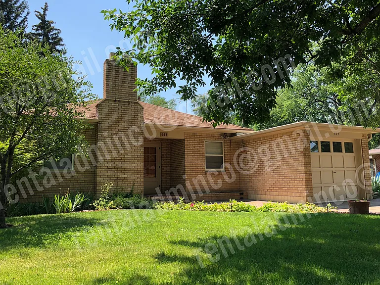 417 E Lake St — Photo 1