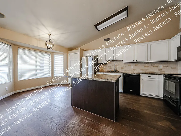 2292 E Remington Pl — Photo 26