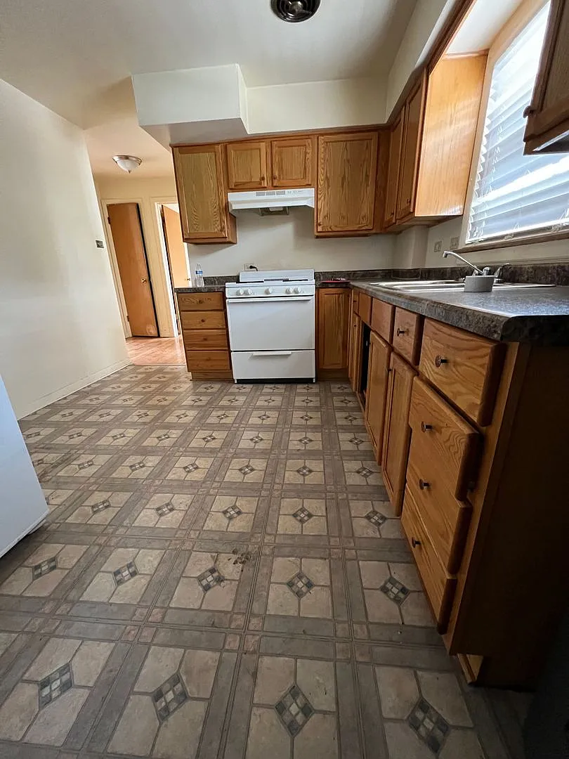 7842-7844 S Jeffery Blvd. — Photo 2