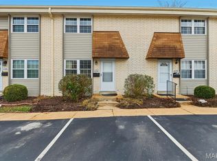 832 Wendevy Ct, Ballwin, MO 63011