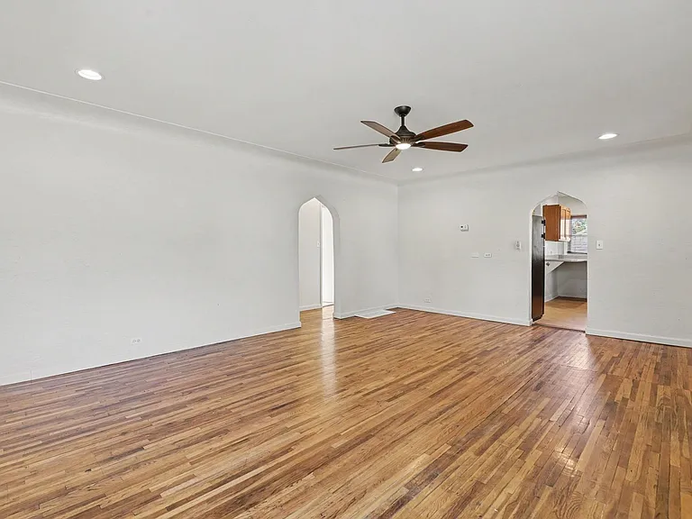 5050 Lincoln St — Photo 2