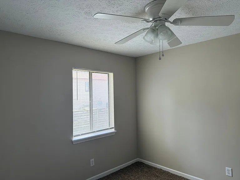 42 Countryplace Ln — Photo 2