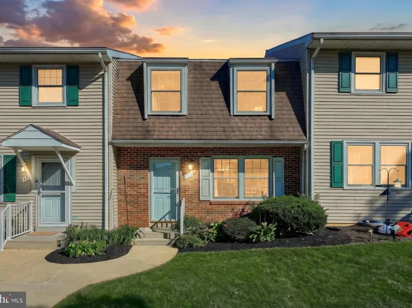 175 Fox Run Dr #175, York, PA 17403