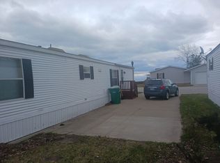 2936 N Casino Beach Dr, Bay City, MI 48706