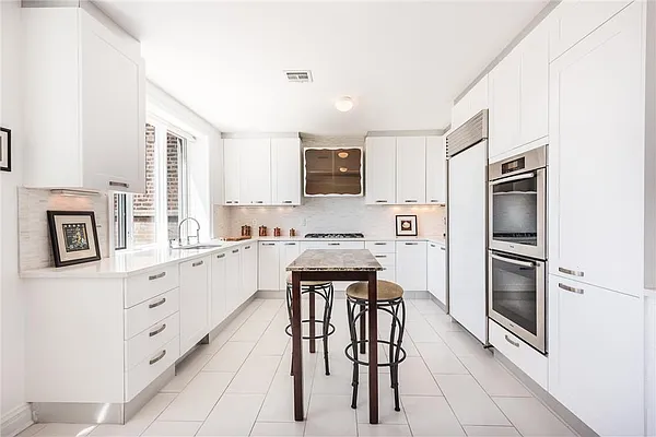 Sold by R New York | media 3