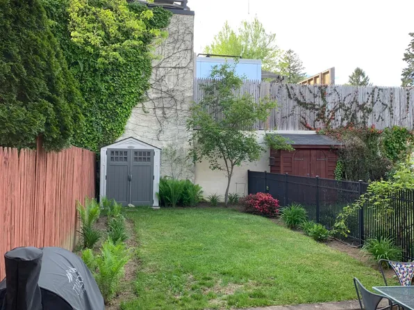 131 E Hartwell Ln, Philadelphia, PA 19118