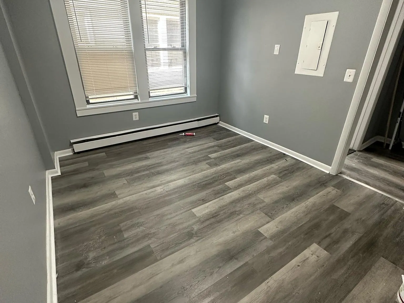 883 Broad St — Photo 4