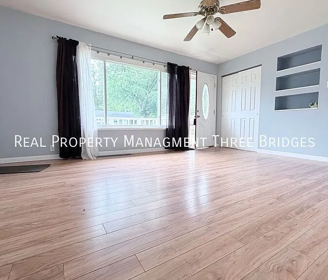 1725 Fernbrook Ln — Photo 11