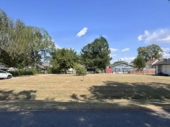 201 Grayson St, Pottsboro, TX 75076