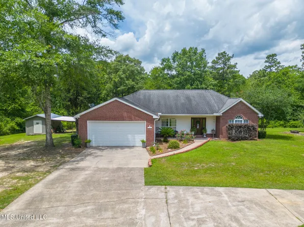 20 Denson Rd, Wiggins, MS 39577